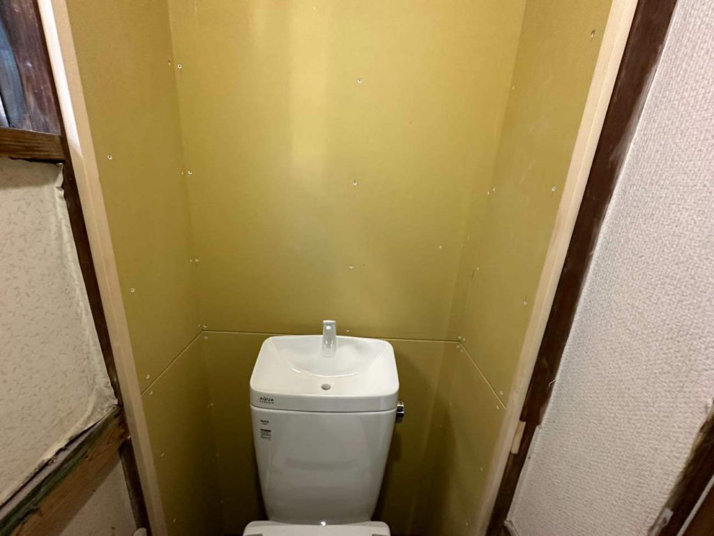 トイレ改修工事 施工中3